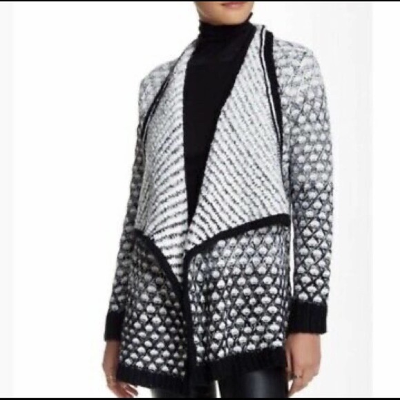 Romeo + Juliet Couture Ombré Chunky Knit Cardigan - Picture 3 of 9